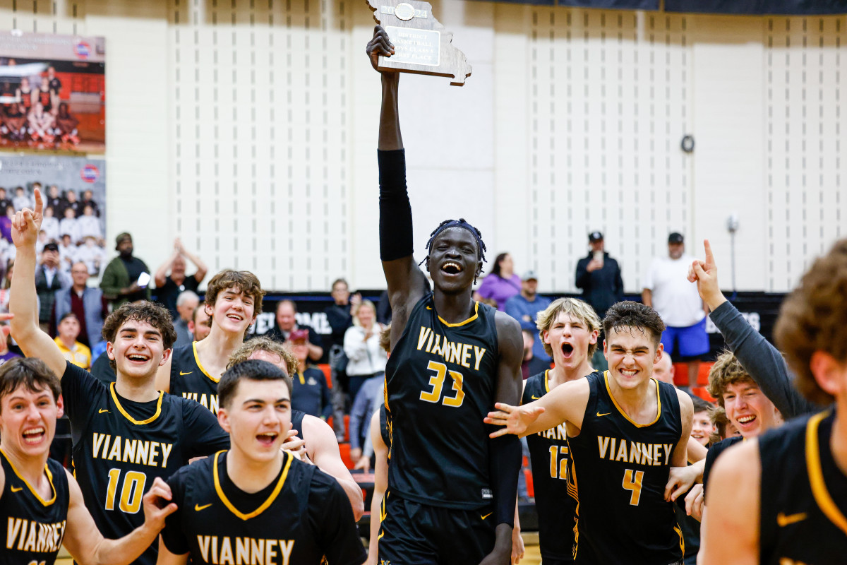 Vianney St. Mary's Missouri boys basketball March 5 2024 Nate Latsch 26452